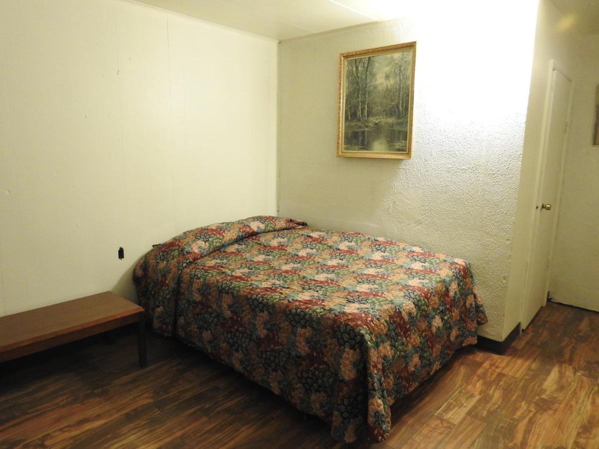 Lawrenceburg Motel Exterior photo